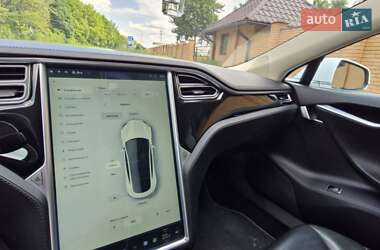 Лифтбек Tesla Model S 2014 в 