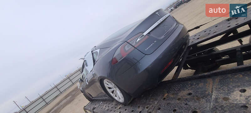 Лифтбек Tesla Model S 2017 в Василькове