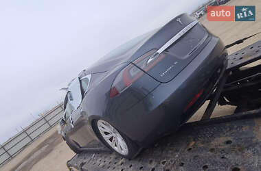 Лифтбек Tesla Model S 2017 в 