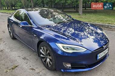 Лифтбек Tesla Model S 2019 в 