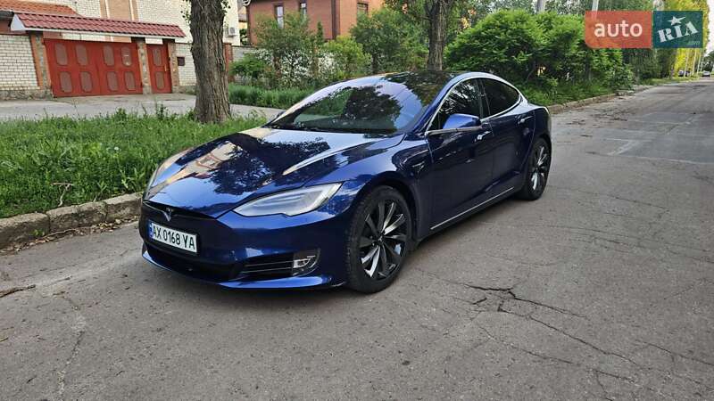 Tesla Model S 2019