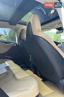 Ліфтбек Tesla Model S 2015 в 