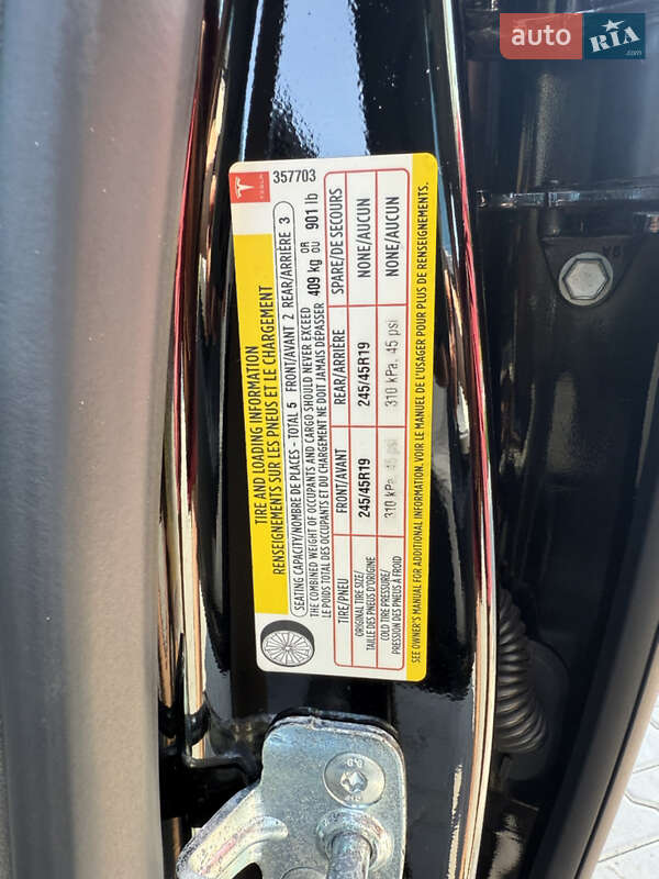 Лифтбек Tesla Model S 2019 в Виннице