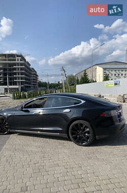 Лифтбек Tesla Model S 2015 в 