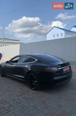Лифтбек Tesla Model S 2015 в 