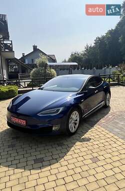 Лифтбек Tesla Model S 2019 в 