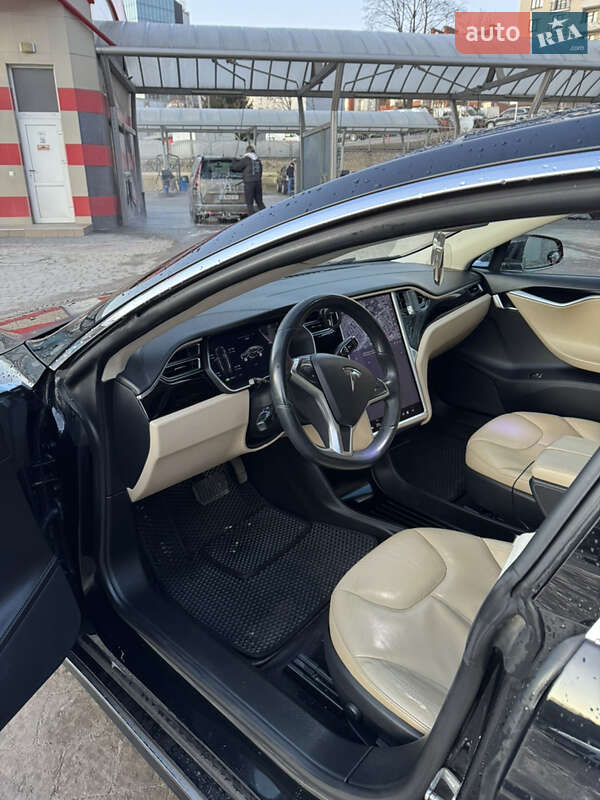 Лифтбек Tesla Model S 2014 в Тернополе