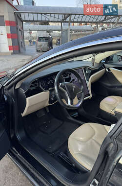 Лифтбек Tesla Model S 2014 в 