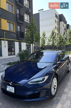 Лифтбек Tesla Model S 2017 в 