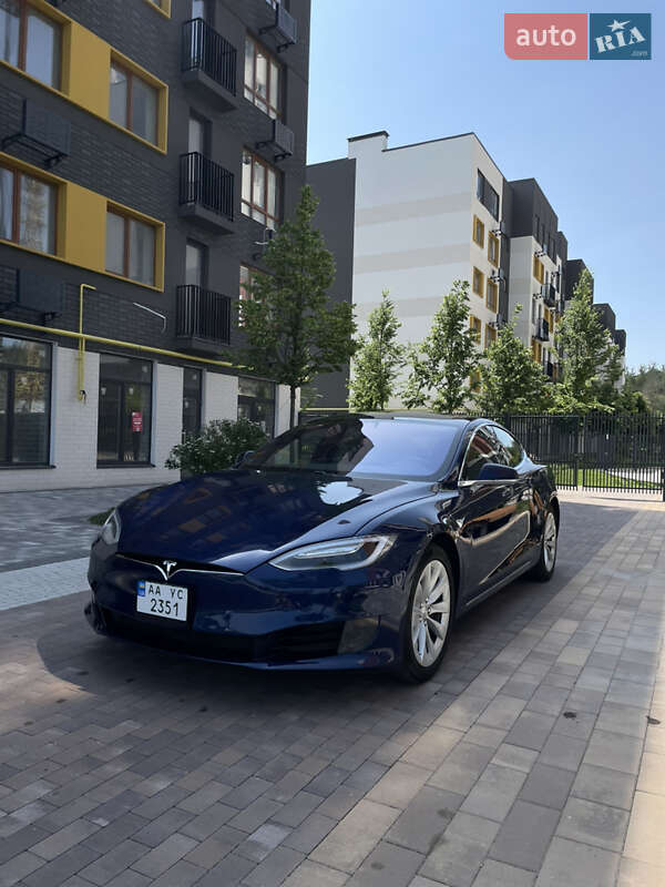 Ліфтбек Tesla Model S 2017 в Ірпені фото Ліфтбек Tesla Model S 2017 в Ірпені