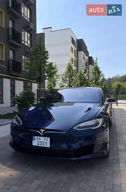 Лифтбек Tesla Model S 2017 в 