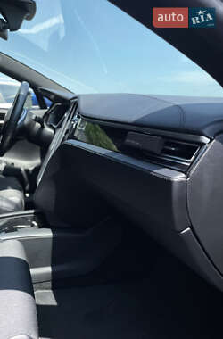 Лифтбек Tesla Model S 2017 в 