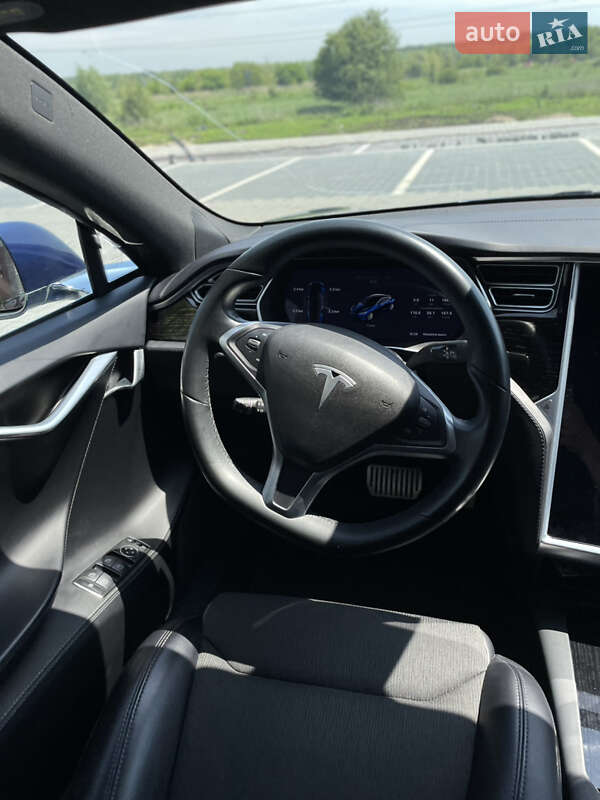 Лифтбек Tesla Model S 2017 в Ирпене