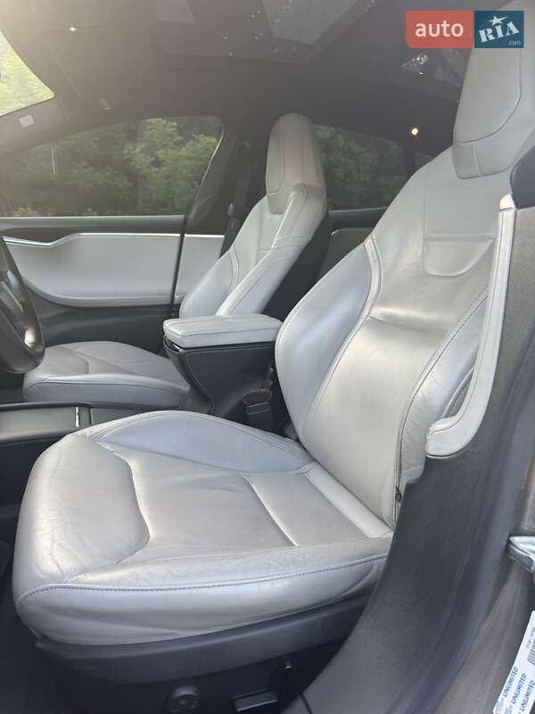 Лифтбек Tesla Model S 2015 в Львове фото 4 Лифтбек Tesla Model S 2015 в Львове