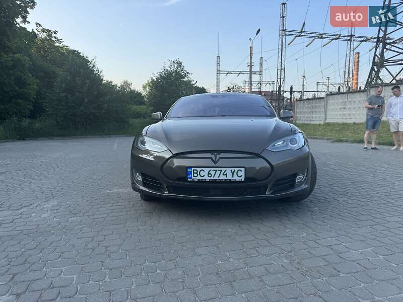 Лифтбек Tesla Model S 2015 в Львове фото 2 Лифтбек Tesla Model S 2015 в Львове