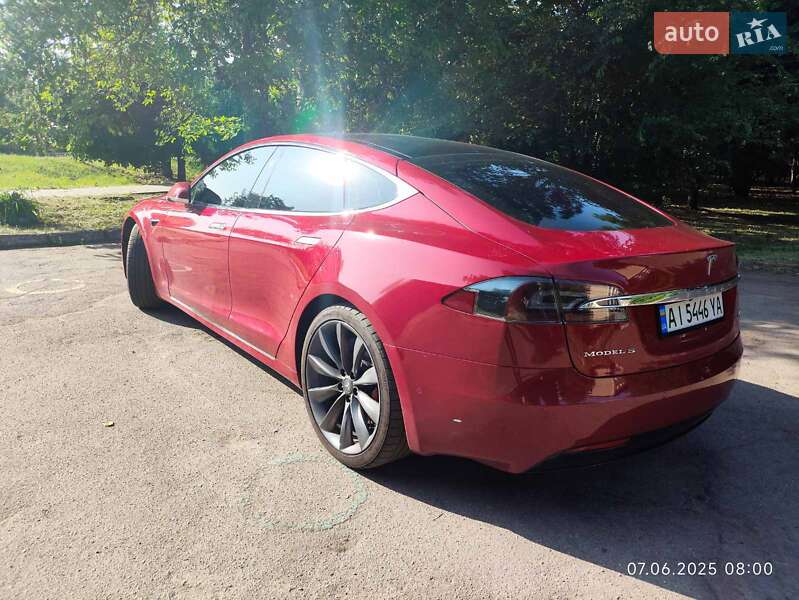 Лифтбек Tesla Model S 2017 в Запорожье