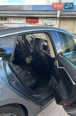 Лифтбек Tesla Model S 2013 в 