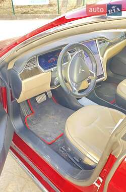 Лифтбек Tesla Model S 2012 в 