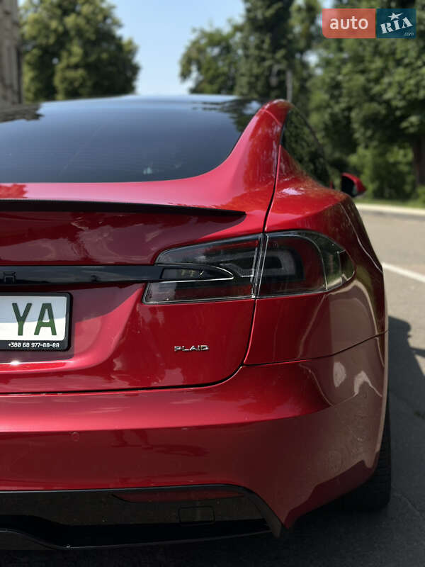 Лифтбек Tesla Model S 2021 в Киеве
