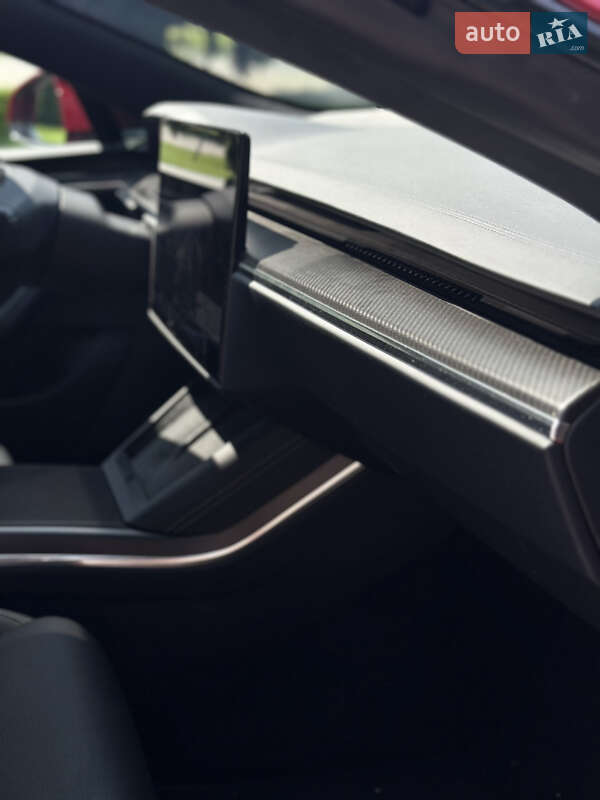 Лифтбек Tesla Model S 2021 в Киеве