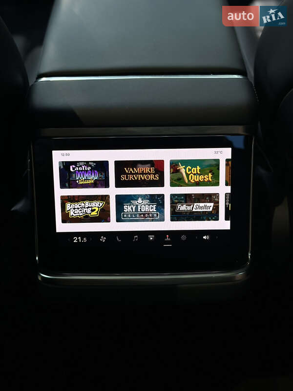 Лифтбек Tesla Model S 2021 в Киеве