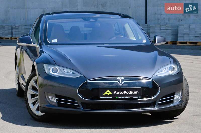 Tesla Model S 2016