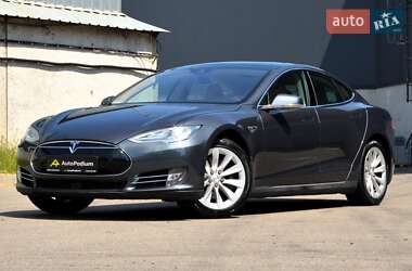 Ліфтбек Tesla Model S 2016 в 