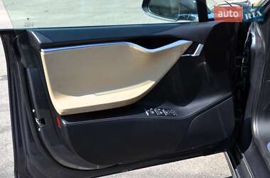 Ліфтбек Tesla Model S 2016 в 