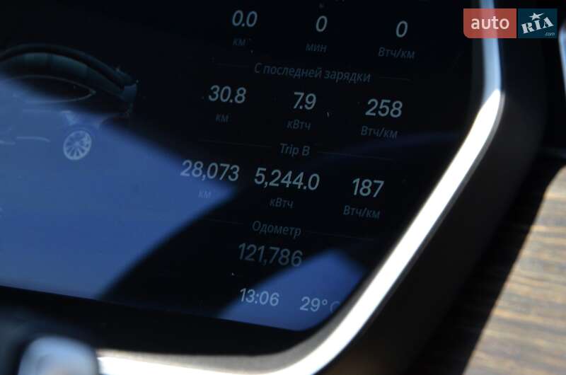 Ліфтбек Tesla Model S 2016 в Києві