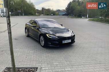 Ліфтбек Tesla Model S 2017 в 