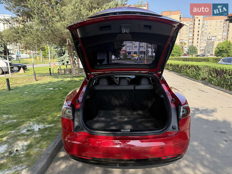 Ліфтбек Tesla Model S 2018 в Івано-Франківську