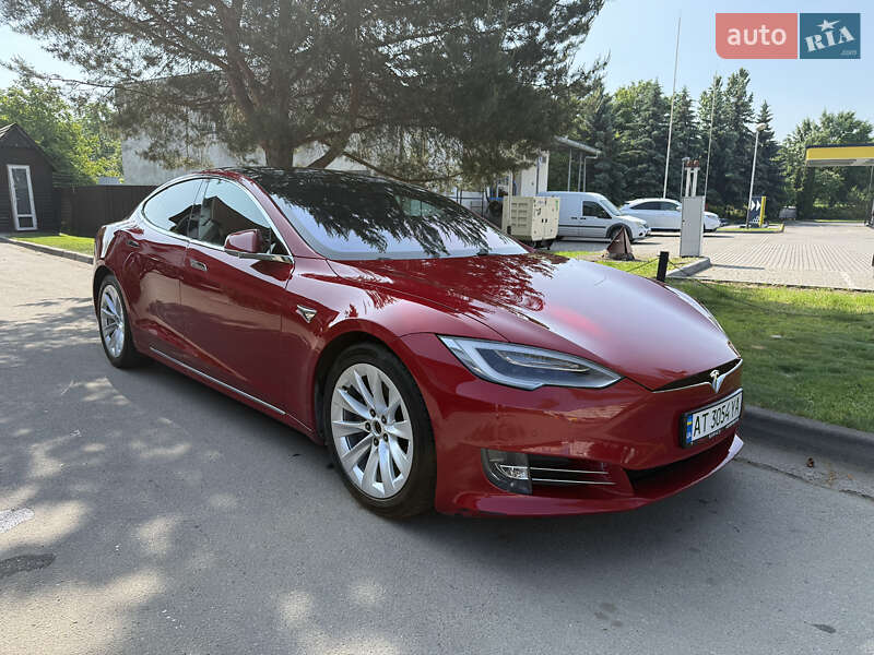 Ліфтбек Tesla Model S 2018 в Івано-Франківську