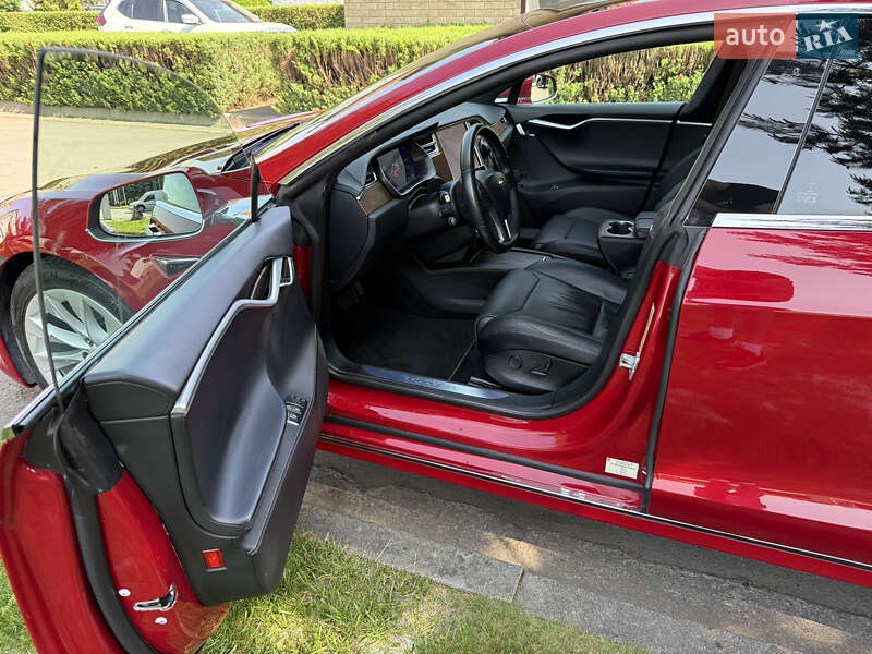Ліфтбек Tesla Model S 2018 в Івано-Франківську