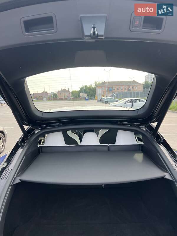 Лифтбек Tesla Model S 2018 в Виннице
