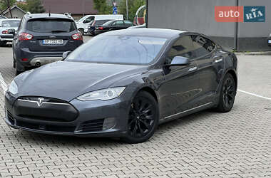 Лифтбек Tesla Model S 2015 в Ивано-Франковске