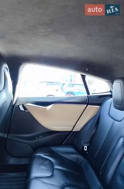 Ліфтбек Tesla Model S 2014 в 