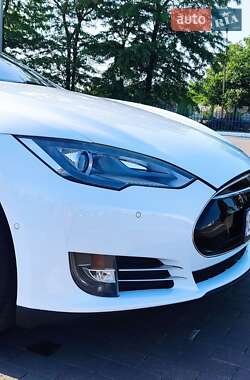 Ліфтбек Tesla Model S 2014 в 