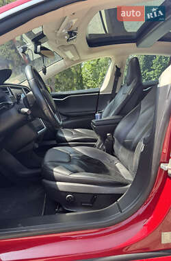 Ліфтбек Tesla Model S 2014 в 