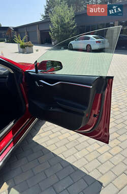 Ліфтбек Tesla Model S 2014 в 