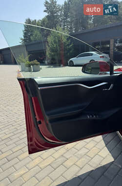 Ліфтбек Tesla Model S 2014 в 