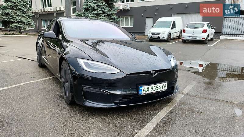 Tesla Model S 2021