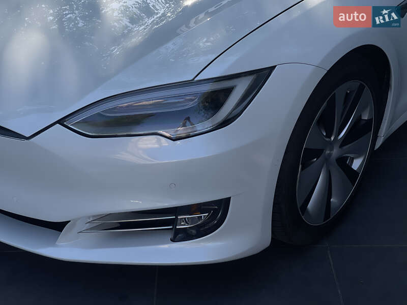 Ліфтбек Tesla Model S 2020 в Одесі