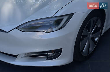 Ліфтбек Tesla Model S 2020 в 