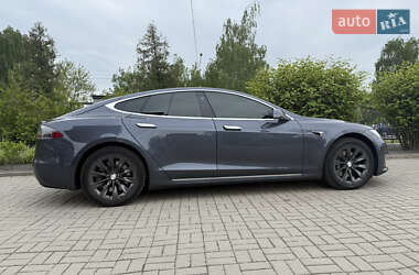Лифтбек Tesla Model S 2019 в Львове