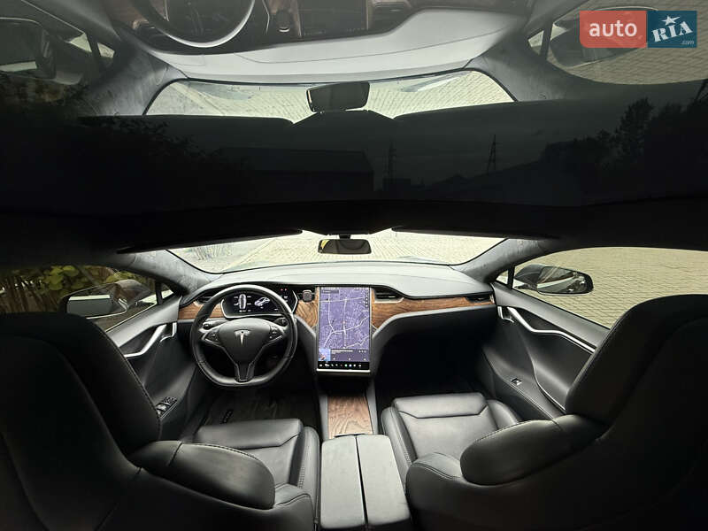 Лифтбек Tesla Model S 2019 в Львове