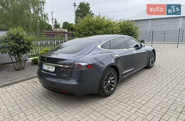 Лифтбек Tesla Model S 2019 в Львове