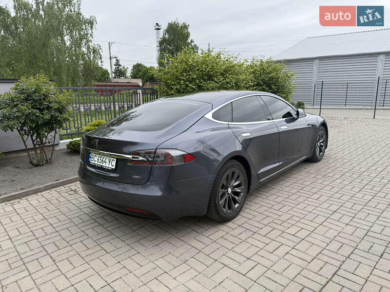 Лифтбек Tesla Model S 2019 в Львове