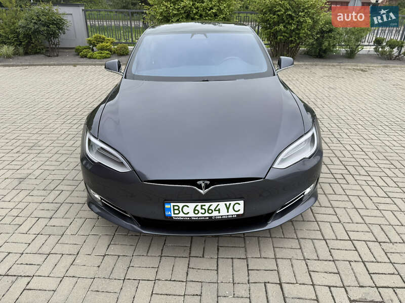 Лифтбек Tesla Model S 2019 в Львове