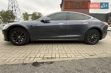 Лифтбек Tesla Model S 2019 в Львове