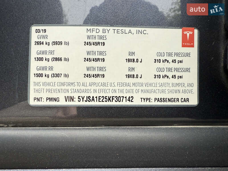 Лифтбек Tesla Model S 2019 в Львове